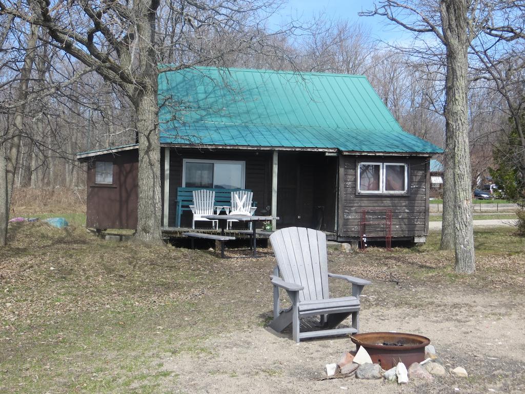 Отель Lake Wolsey Cabins Gore Bay Номер фото